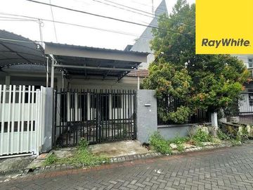 Rumah Dijalan Simpang Darmo Permai Selatann Sambikerep Surabaya