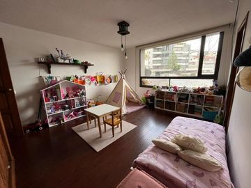 VENTA AMPLIO DEPARTAMENTO DE 3 DORMITORIOS  SECTOR EL BOSQUE
