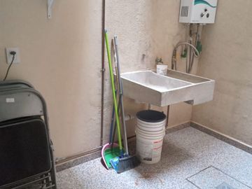 LAGO ESMERALDA, CONJUNTO CERRADO, SEGURIDAD 24 HS CALLE BRUMA. BONITA Y COMODA CASA