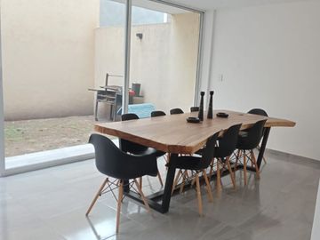LAGO ESMERALDA, CONJUNTO CERRADO, SEGURIDAD 24 HS CALLE BRUMA. BONITA Y COMODA CASA