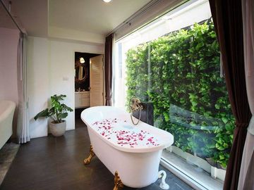 Sale  or Rent Hotel in Old City Chiangmai Thailand