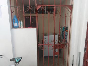 Casa esquinera de venta en Sauces 2, 4 dormitorios, Norte de Guayaquil.