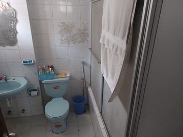Casa esquinera de venta en Sauces 2, 4 dormitorios, Norte de Guayaquil.