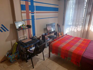 Casa esquinera de venta en Sauces 2, 4 dormitorios, Norte de Guayaquil.