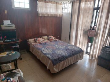 Casa esquinera de venta en Sauces 2, 4 dormitorios, Norte de Guayaquil.