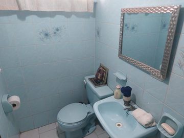 Casa esquinera de venta en Sauces 2, 4 dormitorios, Norte de Guayaquil.