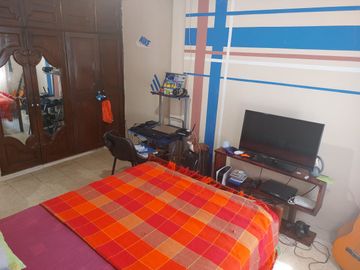 Casa esquinera de venta en Sauces 2, 4 dormitorios, Norte de Guayaquil.
