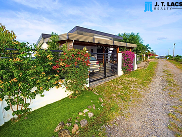 🌄 For Sale: Overlooking House with Swimming Pool in Sibulan 🌄