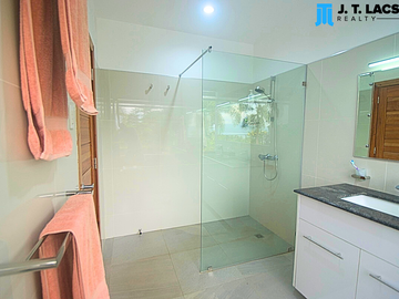 🌄 For Sale: Overlooking House with Swimming Pool in Sibulan 🌄