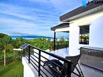 🌄 For Sale: Overlooking House with Swimming Pool in Sibulan 🌄