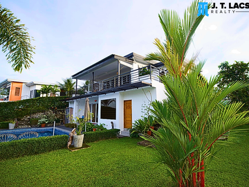 🌄 For Sale: Overlooking House with Swimming Pool in Sibulan 🌄