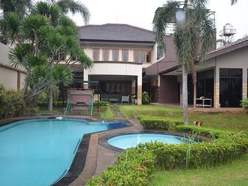 Rumah Mewah Strategis Pinggir Jalan Raya Cocok Usaha Di Area Cibubur Jakarta Timur