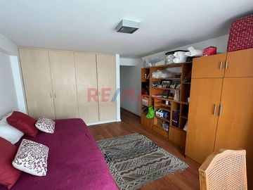 La Mejor Ubicacion De Un Duplex 199.12 M2 A Una Cuadra Del Malecon Cisneros A Una Cuadra Del Faro De Miraflores