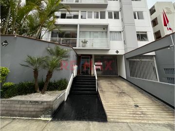 La Mejor Ubicacion De Un Duplex 199.12 M2 A Una Cuadra Del Malecon Cisneros A Una Cuadra Del Faro De Miraflores
