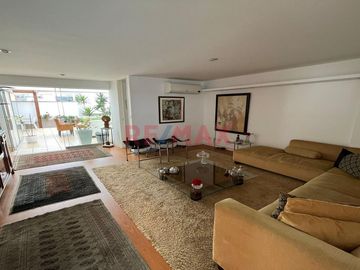 La Mejor Ubicacion De Un Duplex 199.12 M2 A Una Cuadra Del Malecon Cisneros A Una Cuadra Del Faro De Miraflores