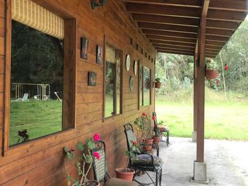 HACIENDA DE 13 HECTÁREAS EN VENTA EN LASSO. PERFECTA PARA FLORICULTORES. TOTALMENTE PLANA.