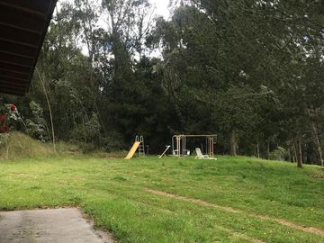 HACIENDA DE 13 HECTÁREAS EN VENTA EN LASSO. PERFECTA PARA FLORICULTORES. TOTALMENTE PLANA.