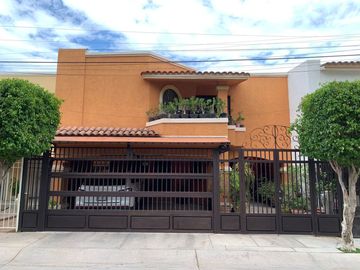Casa en venta en colonia Portales