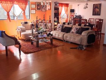VENTA CASA RENTERA 3 PLANTAS - PARQUEADEROS - FERROVIARIA - SUR DE QUITO - ESTADIO LA BATEA - FORESTAL BAJA