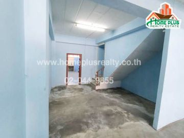 อาคารพาณิชย์ 3 ชั้น ตำบลดีลัง อำเภอพัฒนานิคม ลพบุรี (ใกล้ตลาดเจริญทรัพย์)