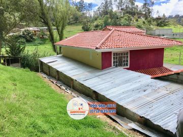 Villa Rústica con Amplio Terreno de Oportunidad en Venta, Sector El Valle C1029