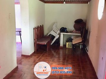 Villa Rústica con Amplio Terreno de Oportunidad en Venta, Sector El Valle C1029