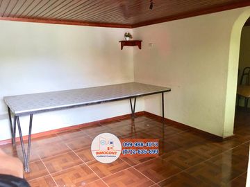 Villa Rústica con Amplio Terreno de Oportunidad en Venta, Sector El Valle C1029