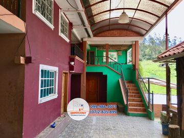 Villa Rústica con Amplio Terreno de Oportunidad en Venta, Sector El Valle C1029