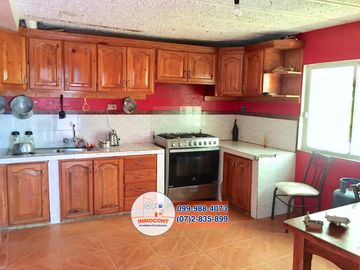 Villa Rústica con Amplio Terreno de Oportunidad en Venta, Sector El Valle C1029