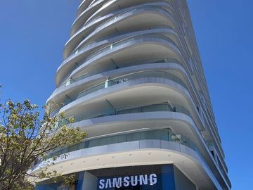 SUITE EN VENTA EN EL EDIFICIO ONE, SECTOR LA CAROLINA