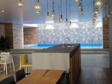SUITE EN VENTA EN EL EDIFICIO ONE, SECTOR LA CAROLINA