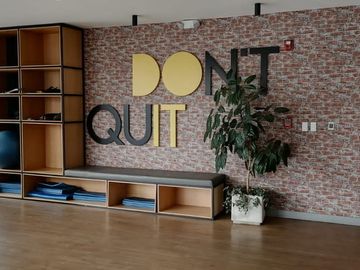 SUITE EN VENTA EN EL EDIFICIO ONE, SECTOR LA CAROLINA