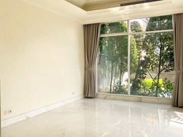 APARTEMEN BOTANICA (TOWNHOUSE) at SIMPRUG, JAKSEL