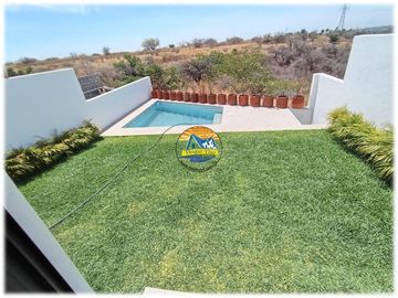Casa con alberca privada, 3 recámaras, residencial con vigilancia