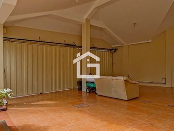 Casa de Venta con Piscina en La Carolina, Machala