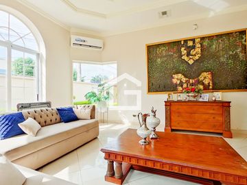 Casa de Venta con Piscina en La Carolina, Machala