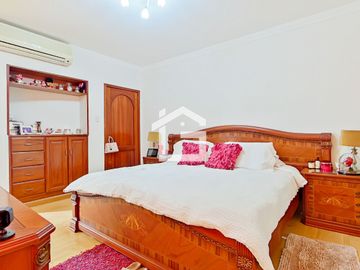 Casa de Venta con Piscina en La Carolina, Machala