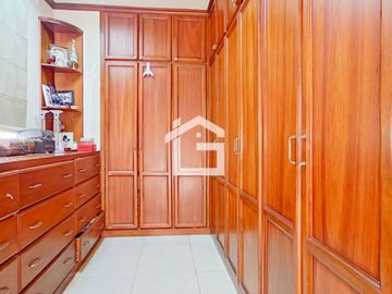 Casa de Venta con Piscina en La Carolina, Machala