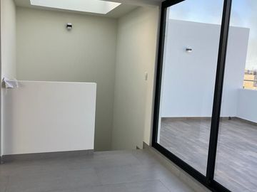 Casa en venta Nueva, San Mateo Atenco. EDOMEX, Fraccionamiento la Esmeralda. para estrenar y acabados de lujo.