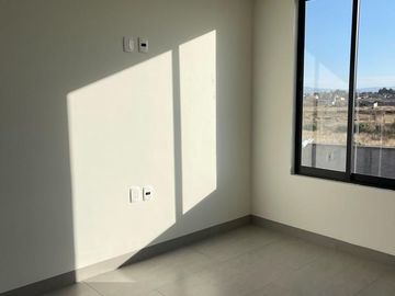 Casa en venta Nueva, San Mateo Atenco. EDOMEX, Fraccionamiento la Esmeralda. para estrenar y acabados de lujo.