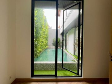 Rumah Mewah 4 Lantai Plus Pool di Pondok Indah 12179-MK 0811111----