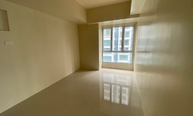 3 Bedroom Condo For Sale in BGC North Across Uptown Mall Rent To Own 5% Move-in