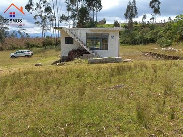 Venta de casa de campo con terreno en Otavalo sector Agato Yaculoma, 3.951 m2