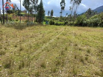 Venta de casa de campo con terreno en Otavalo sector Agato Yaculoma, 3.951 m2