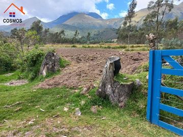 Venta de casa de campo con terreno en Otavalo sector Agato Yaculoma, 3.951 m2