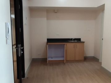 2bedroom condo in manila peninsula garden near sm manila santa ana manila