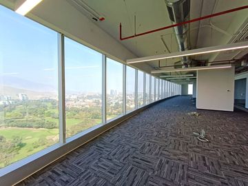 ALQUILER DE OFICINA SEMI IMPLEMENTADA 1,396m2 – SURCO