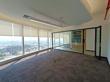ALQUILER DE OFICINA SEMI IMPLEMENTADA 1,396m2 – SURCO