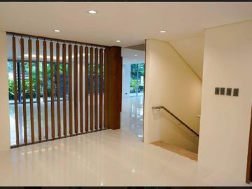 MANILA SOUTHWOODS 7 BEDROOM HOUSE