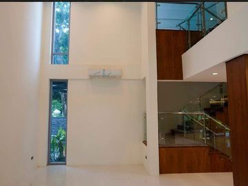 MANILA SOUTHWOODS 7 BEDROOM HOUSE